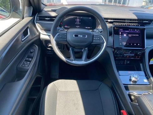 New 2025 Jeep Grand Cherokee Laredo X w/ Luxury Tech Group I AWD/4WD image 35