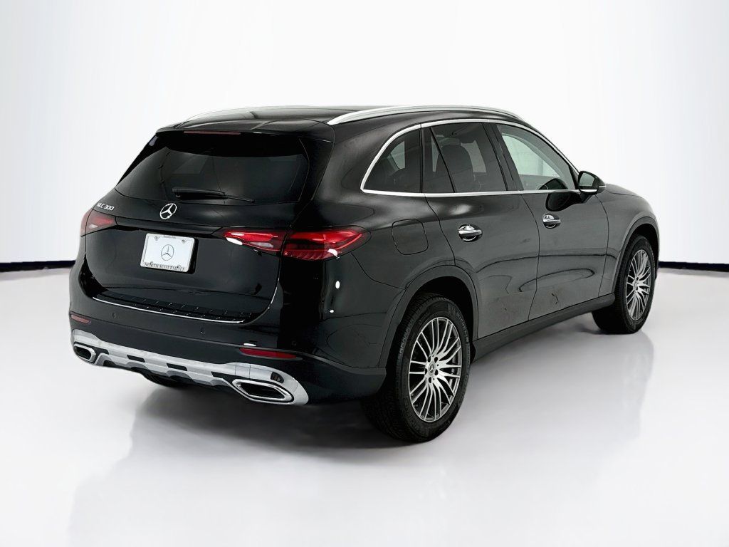 Used 2026 Mercedes-Benz GLC 300 image 5