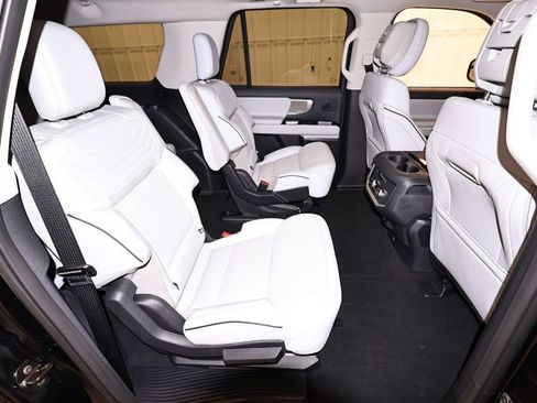 New 2026 Ford Expedition Max Platinum w/ Platinum Ultimate Package AWD/4WD image 18