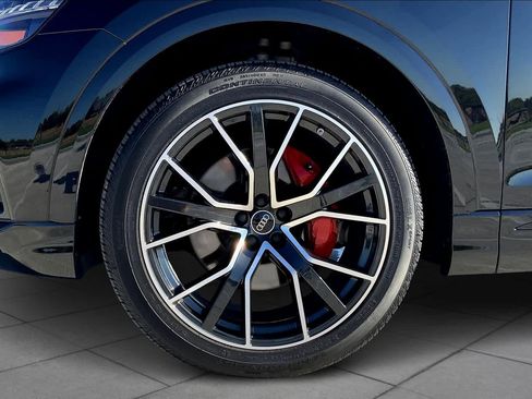 Used 2023 Audi Q8 Prestige w/ Prestige Package image 10