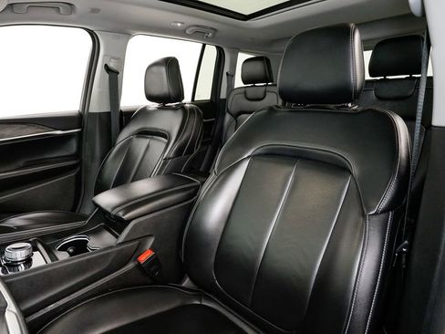 Used 2023 Jeep Grand Cherokee Limited image 10