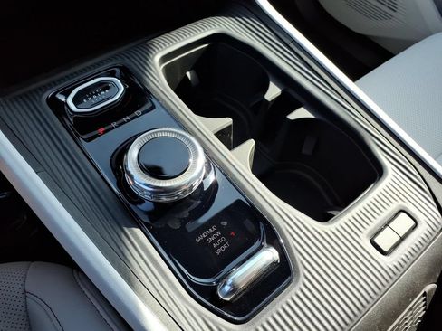 New 2026 Jeep Cherokee Limited AWD/4WD image 16