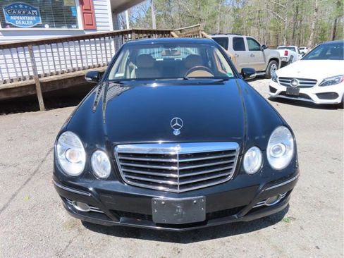 Used 2008 Mercedes-Benz E 350 4MATIC Sedan image 3