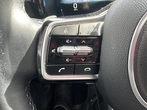 Used 2023 Kia Sorento SX Prestige image 19