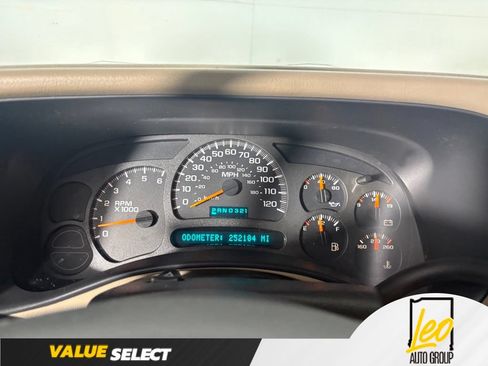 Used 2003 Chevrolet Suburban LT w/ LT Preferred Equipment Group AWD/4WD image 12