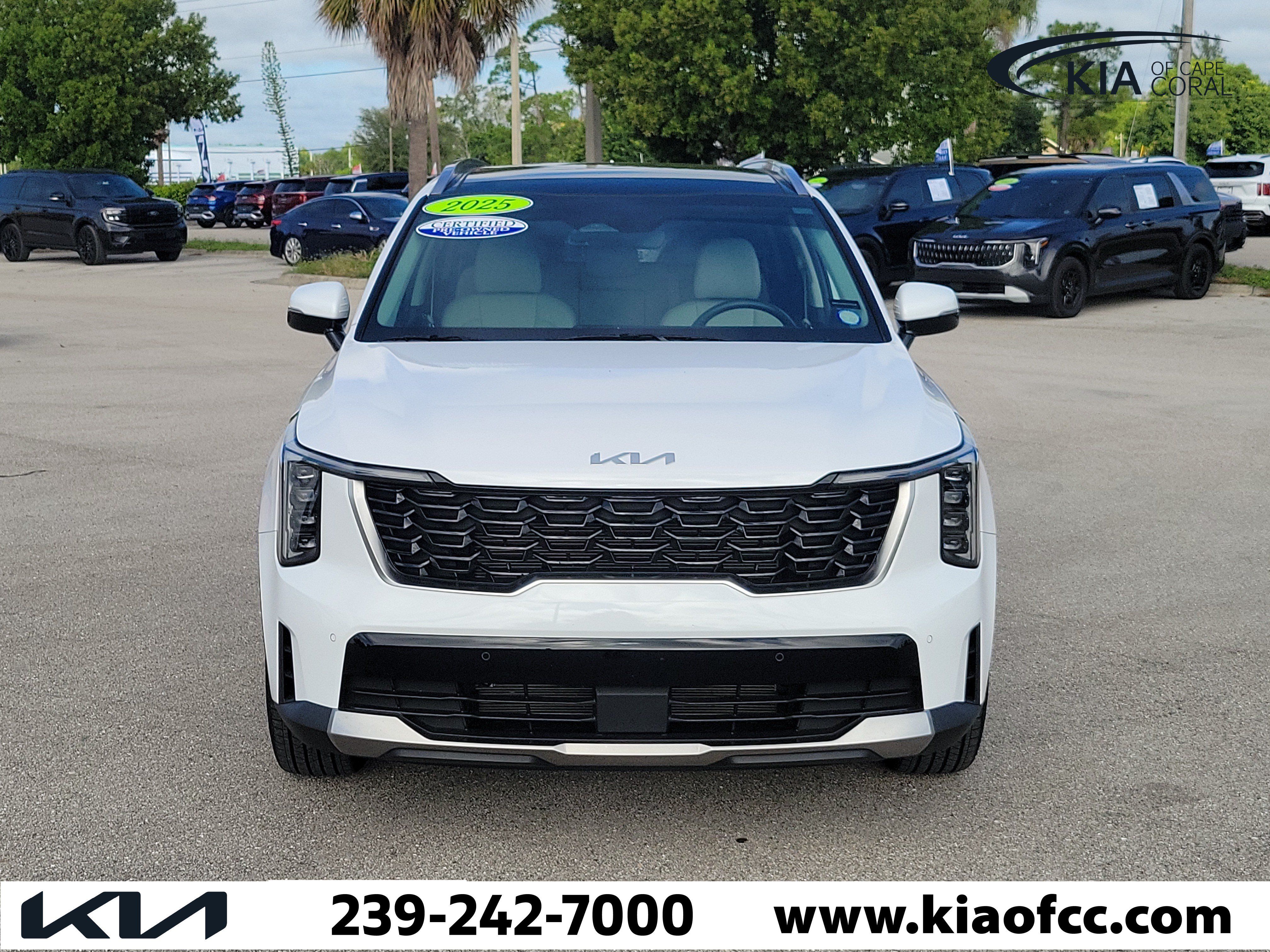Certified 2025 Kia Sorento S w/ Panoramic Sunroof Package FWD image 2