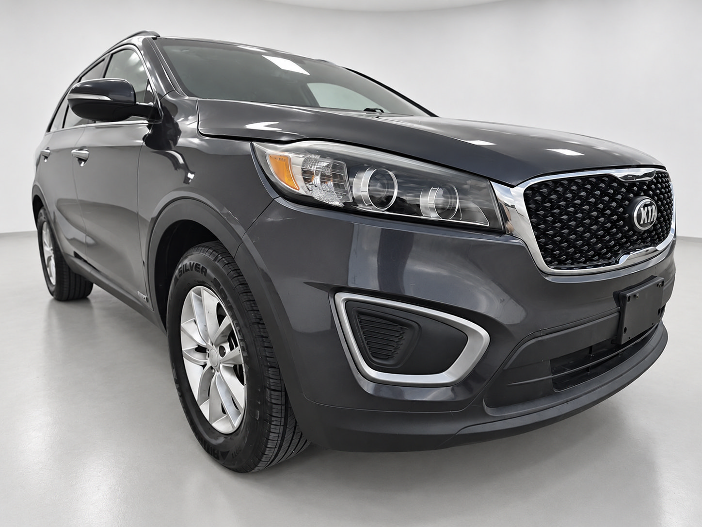 Used 2017 Kia Sorento AWD w/ LX Convenience Package image 1