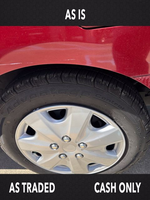 Used 2014 Nissan Versa SV FWD image 18