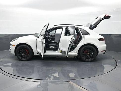 Certified 2018 Porsche Macan GTS AWD/4WD image 29