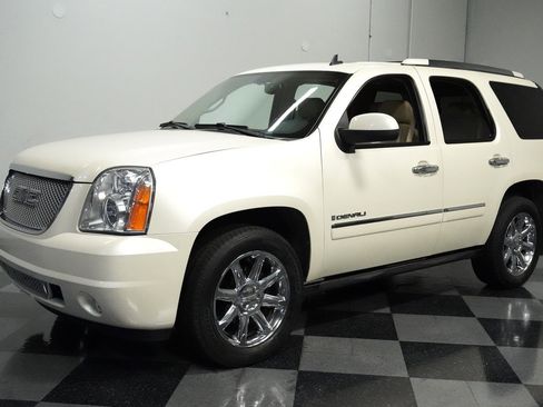 Used 2009 GMC Yukon Denali image 6