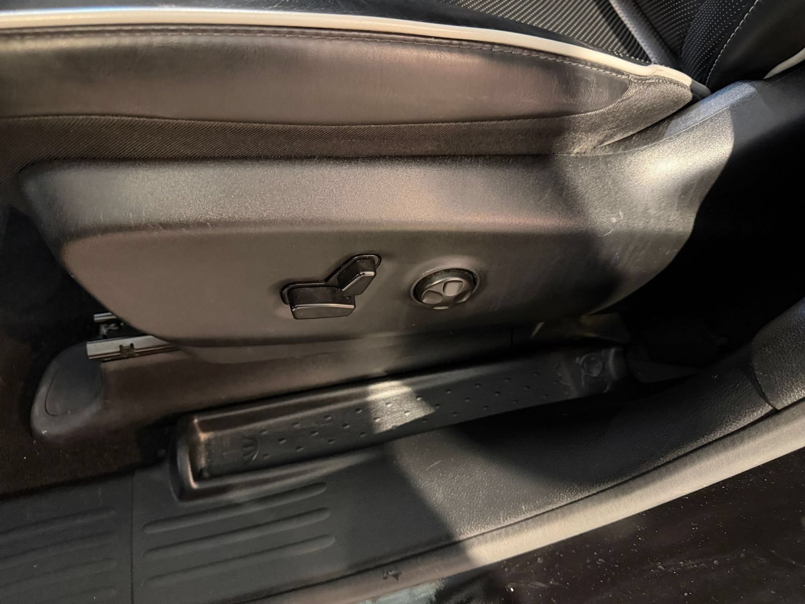 Used 2025 Chrysler Pacifica Limited FWD image 22