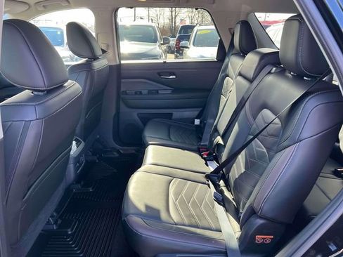 Used 2025 Nissan Pathfinder Platinum w/ Cargo Package AWD/4WD image 10
