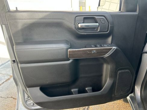 Used 2020 Chevrolet Silverado 1500 LT image 6