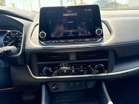 Used 2024 Nissan Rogue S FWD image 16