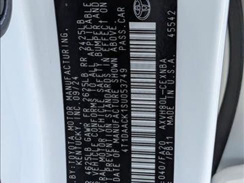 Used 2025 Toyota Camry LE FWD image 30