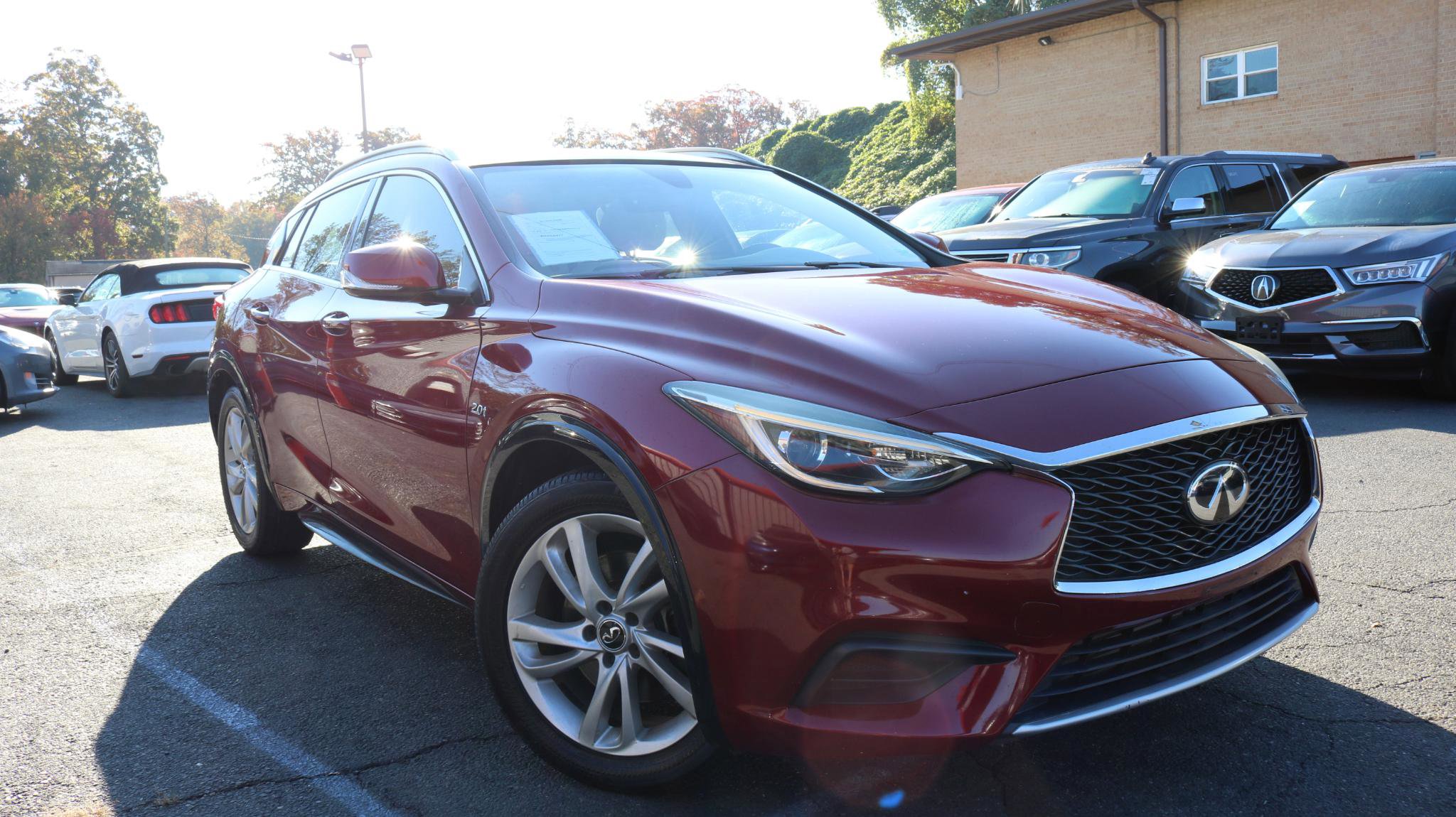 Used 2019 INFINITI QX30 FWD image 3