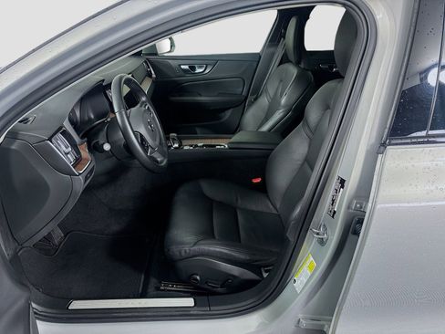 Used 2025 Volvo V60 B5 Cross Country Plus AWD/4WD image 21