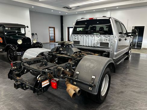 Used 2022 Ford F350 XL w/ STX Appearance Package AWD/4WD image 5