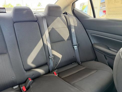 Used 2025 Nissan Altima 2.5 SV FWD image 38