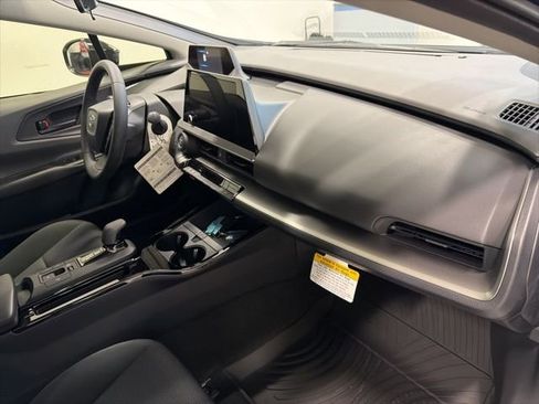 New 2026 Toyota Prius LE image 18