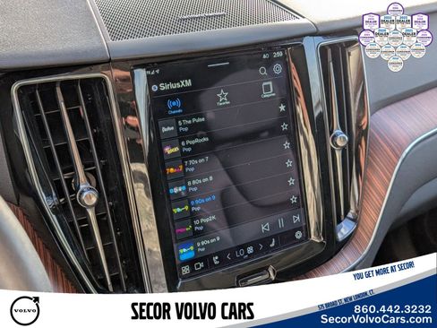 Certified 2023 Volvo XC60 B5 Plus AWD/4WD image 12