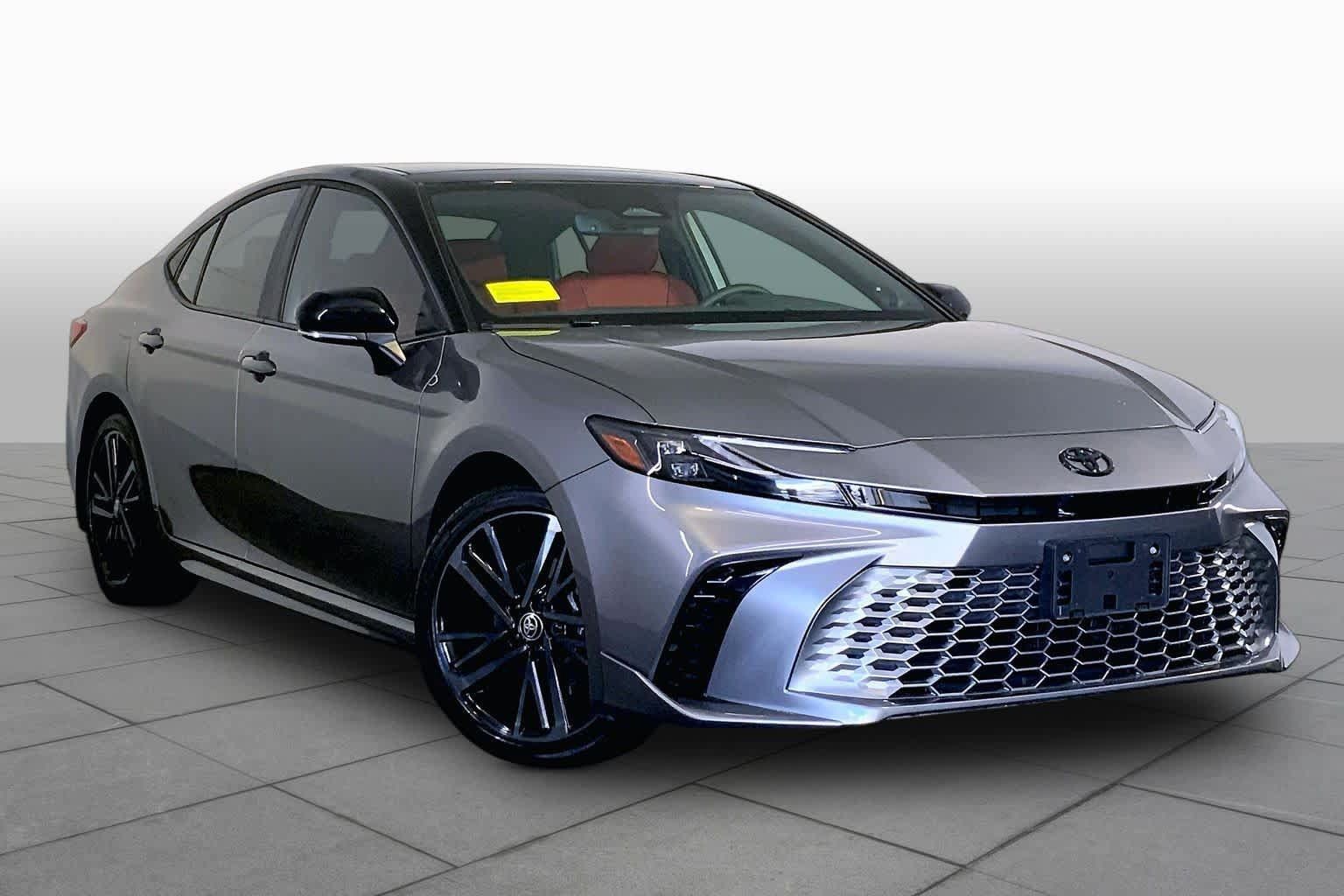 Used 2026 Toyota Camry XSE w/ Premium Package AWD/4WD image 3