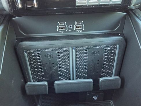 New 2026 RAM 3500 Laramie AWD/4WD image 21