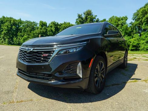Used 2023 Chevrolet Equinox RS AWD/4WD image 6