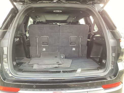 Used 2024 Jeep Grand Cherokee L Limited w/ Luxury Tech Group II image 12