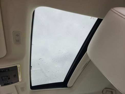 Certified 2025 Lexus ES 300h w/ Premium Package image 10