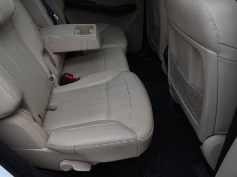 Used 2018 Mercedes-Benz GLS 450 4MATIC w/ Premium Package image 33