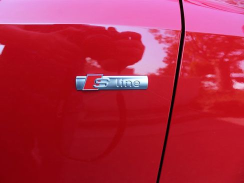 Used 2020 Audi Q3 2.0T Prestige w/ Prestige Package image 34