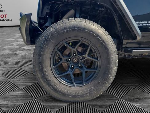 Used 2014 Jeep Wrangler Unlimited Sport w/ Quick Order Package 24S AWD/4WD image 14
