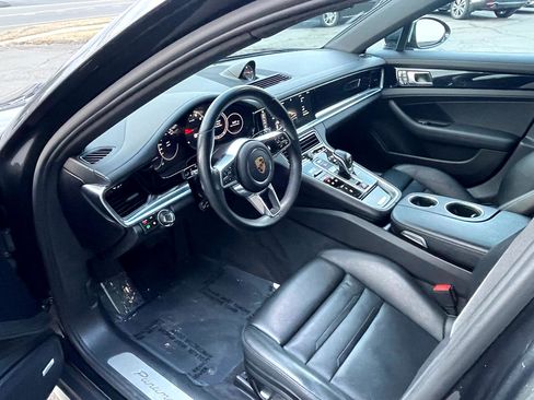 Used 2017 Porsche Panamera 4 image 18