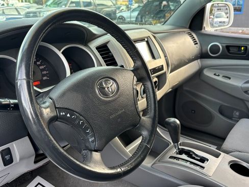 Used 2009 Toyota Tacoma PreRunner image 17