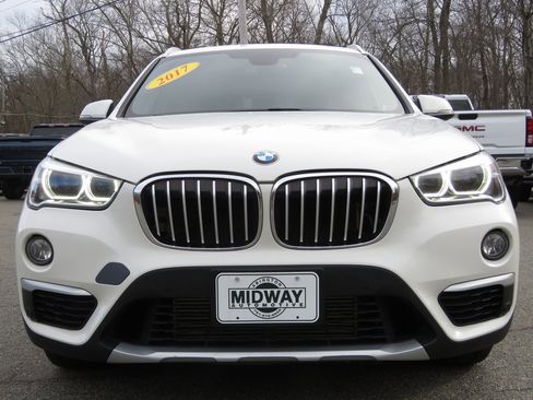 Used 2017 BMW X1 xDrive28i image 2