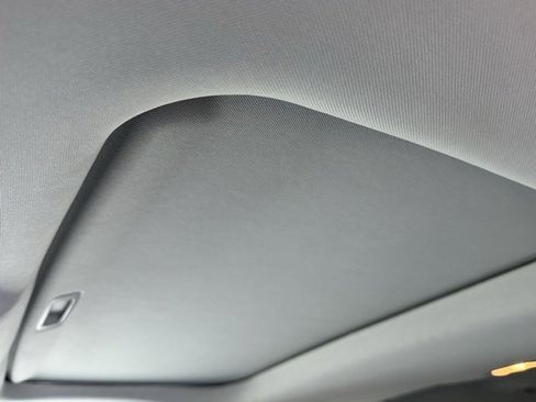 Used 2020 Toyota Highlander XLE image 10