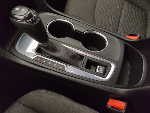 Used 2019 Chevrolet Equinox LT image 26