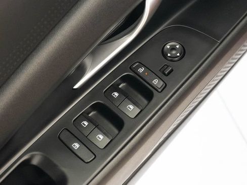 Used 2024 Hyundai Elantra SE FWD image 12