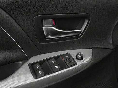 Used 2017 Toyota Sienna SE FWD image 20