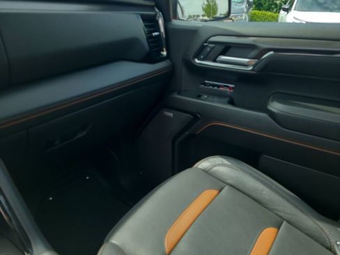 Used 2024 GMC Sierra 1500 AT4 w/ Technology Package AWD/4WD image 26
