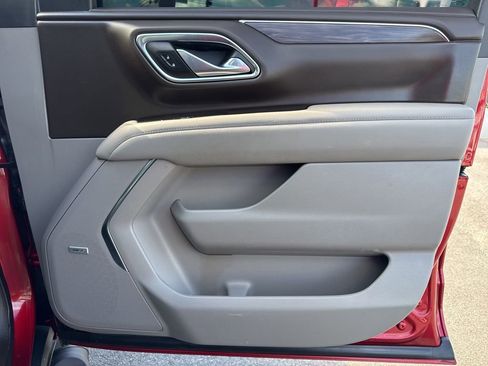 Used 2023 Chevrolet Tahoe Z71 w/ Luxury Package image 31