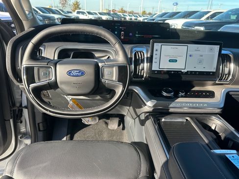 New 2025 Ford Expedition Max Platinum w/ Driver's Package image 13