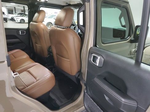 Used 2020 Jeep Gladiator Overland w/ Popular Equipment Package image 24