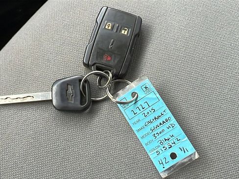 Used 2015 Chevrolet Silverado 3500 W/T image 33