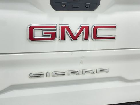 Used 2019 GMC Sierra 1500 SLT w/ SLT Premium Plus Package AWD/4WD image 39