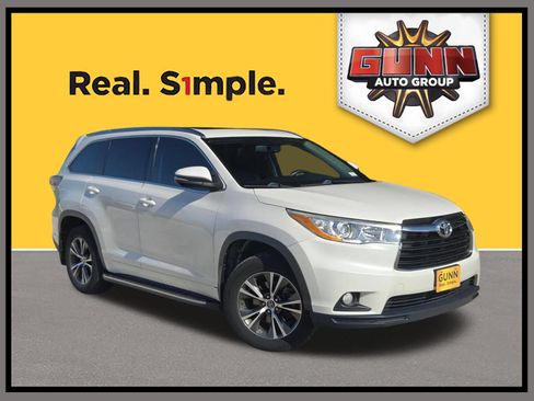 Used 2016 Toyota Highlander XLE FWD image 1
