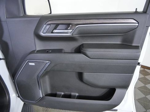 Used 2024 Chevrolet Silverado 1500 LTZ AWD/4WD image 8
