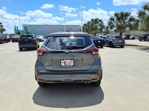 Used 2025 Nissan Kicks Play S image 4
