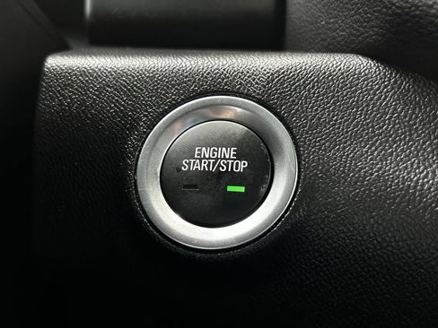 Used 2024 GMC Terrain SLE w/ Driver Convenience Package FWD image 23